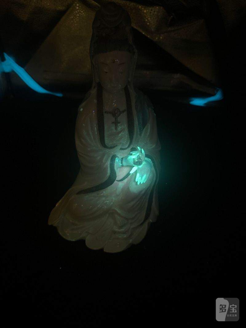 清乾隆 唐窑粉彩观音坐像 - 图11